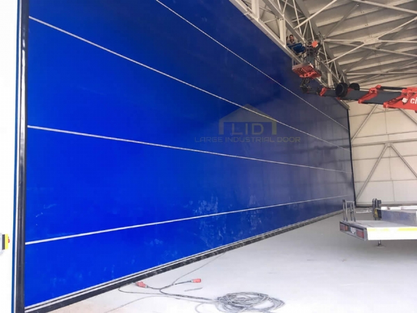 Hangar Doors 01-7200