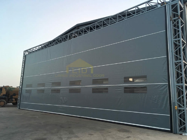 Hangar Doors 02-441