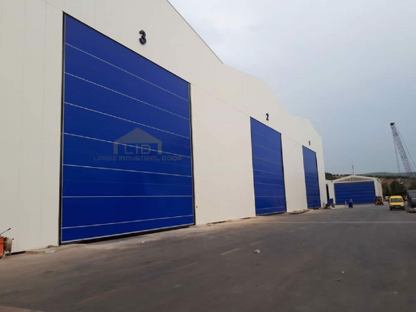 Hangar Doors 07-8976